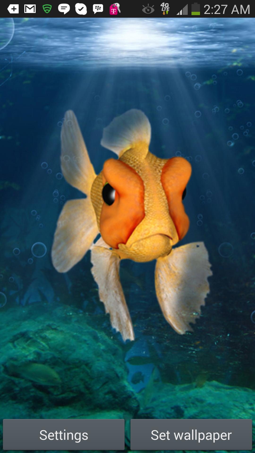 Goldfish Swim In Phone LWP